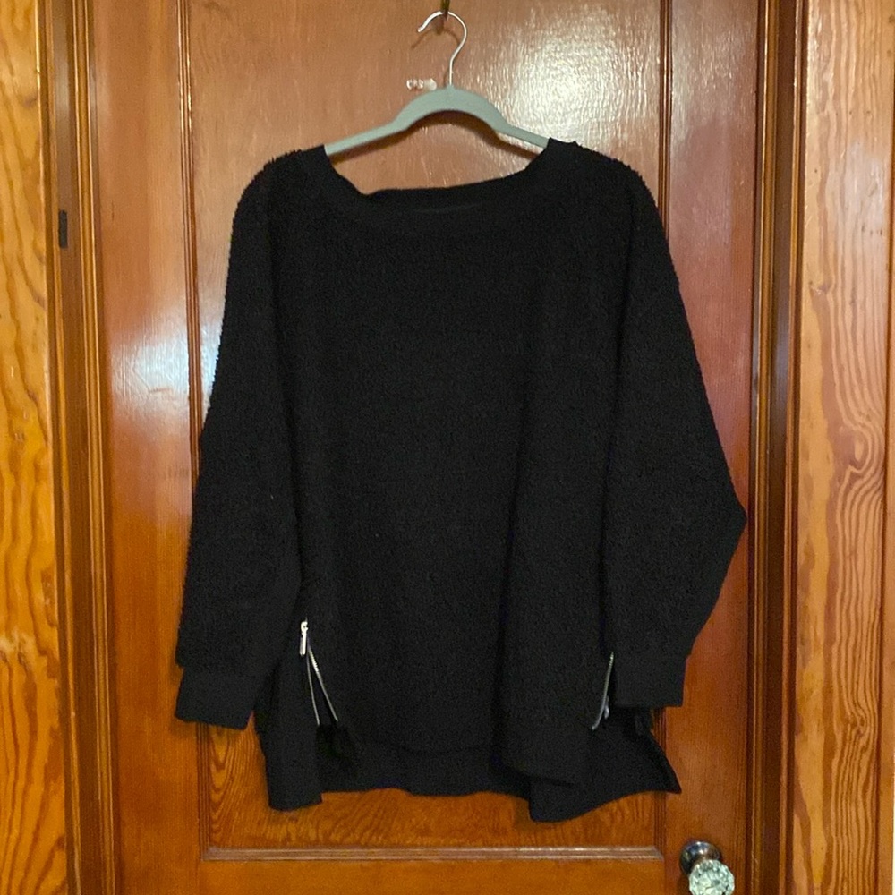 Womens 1X MTA Sport top. Excellent condition.